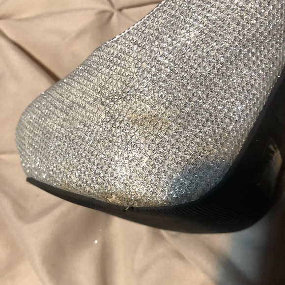 Silver heels - Picture 4 of 6